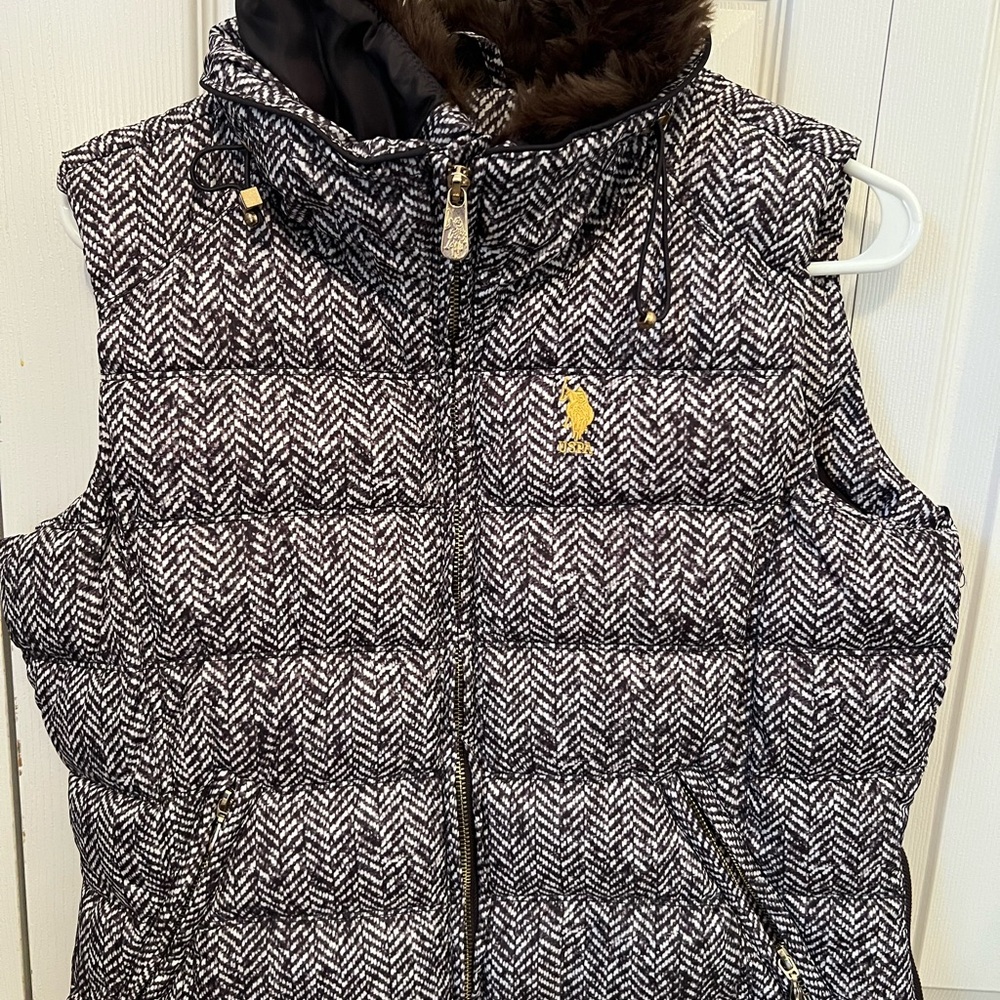 U.S. Polo Assn. Black and White Herringbone Vest with Gold Emblem